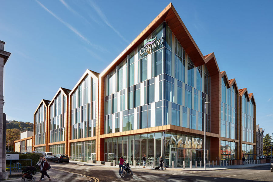 Coed Pella building.